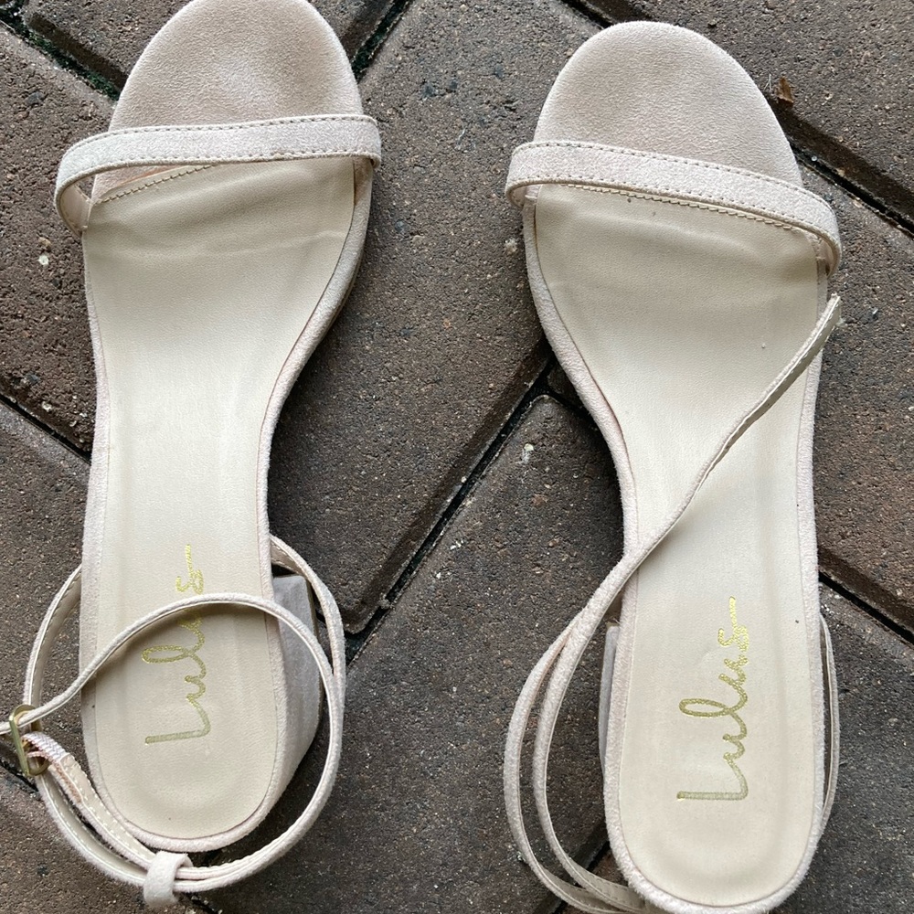 Lulu’s nude, suede 2 inch heels.  Worn once size 7